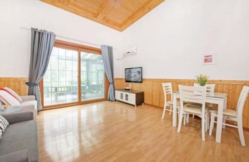 Heungjeonggyegok House | Eoullim Pension - Moonlight Yard