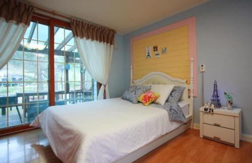 Heungjeonggyegok House | Eoullim Pension Starlight Yard