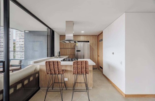 Buenos Aires Apartment | EP| Modern 2 BR W/Workspace, Views, Pool, Gym