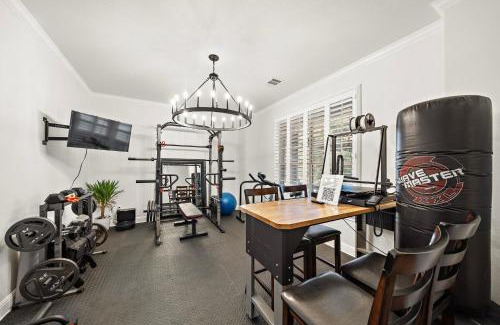 West Oak Hill House | Epic Austin Getaway Gym Yoga Yard Bbq Games Wifi
