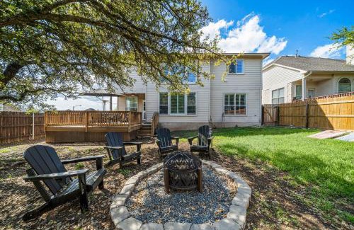 West Oak Hill House | Epic Austin Getaway Gym Yoga Yard Bbq Games Wifi