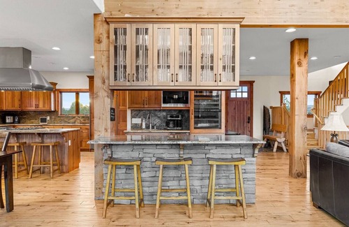 Panguitch Cabin | Epic Bryce Lodge Spa, Views & High-End Comfort | Great for Groups!
