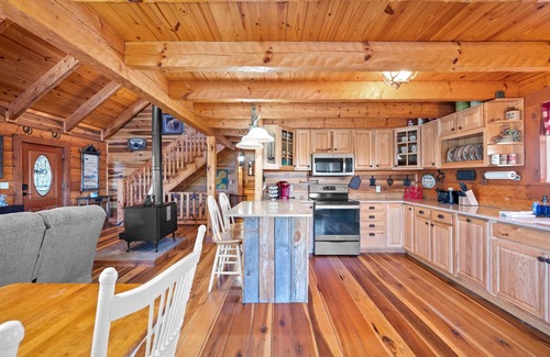 Williamstown House | Epic Log Home Near Ark