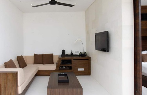 Laksmana Villa | EQLt1 Bedroom Pool Villa - Breakfast