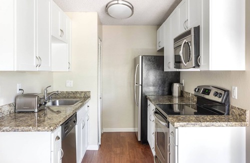 Cuernavaca Apartment | Equipped Mountain View 1BR w/Pool, Gym, BBQ by Blueground