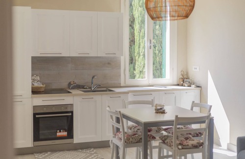 Lacona Apartment | Equipped with all comforts, it is located on the second floor and consists of one double bedroom and