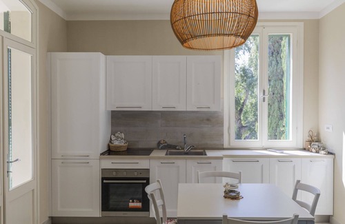 Lacona Apartment | Equipped with all comforts, it is located on the second floor and consists of one double bedroom and