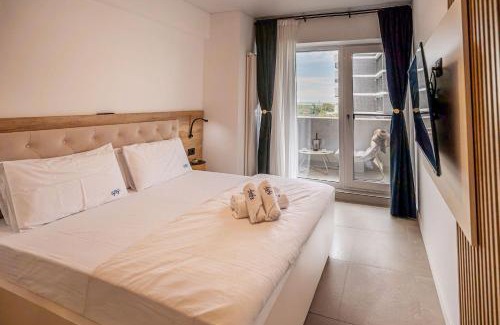 Mamaia-Sat Apartment | Erato Apartment in Odyssey Spa Pool & Fitness Resort-parking