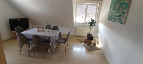 Sulzbach a.Main Apartment | Erholung in den Weingut-Ferienwohnungen für bis 10 Personen