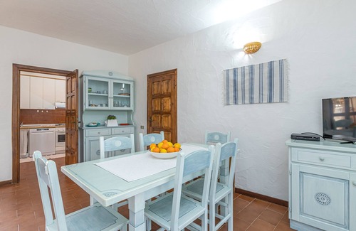 Baia Caddinas Apartment | Erica Piano Terra 150m From the Beach, Golfo Aranci, Italy