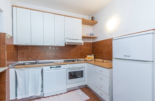 Baia Caddinas Apartment | Erica Piano Terra 150m From the Beach, Golfo Aranci, Italy