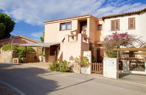 Baia Caddinas Apartment | Erica Primo Piano 150m From the Beach, Golfo Aranci, Italy