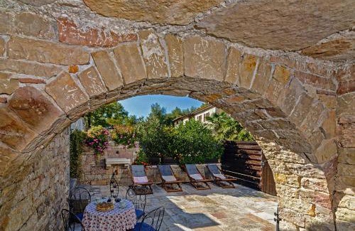 Heki House | Erisa in Trošti (Haus für 6 Personen)