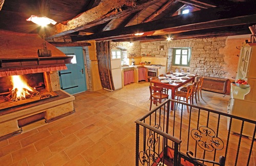 Heki House | Erisa in Trošti (Haus für 6 Personen)