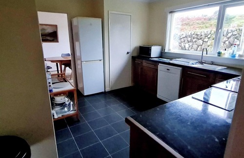 Fionnphort Cottage | Erisgeir Sleeps 6 with Private Grounds