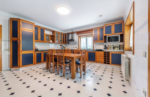 Guilhofrei Villa | Ermal Retreat