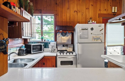 Oquossoc House | Ernie's Place - Small cottage on Rangeley Lake and close to Oquossoc Village and marina
