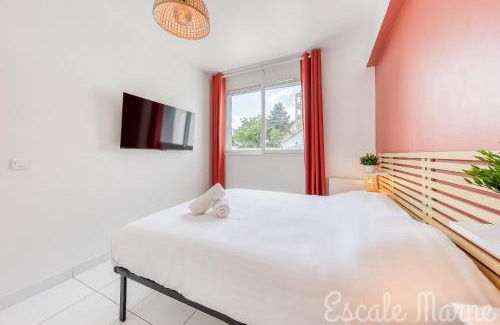 Maisons-Alfort Apartment | Escale-marne fr - 001 - RDC - Private Terrace - Free Parking - Free Luggage Storage - Metro 8 Eiffel Tower -All equipped - Linen Included - Washing Machine - Dish Washer - Luxury Mattress 160X200 - Panoramic View - From 1 to 4 guests