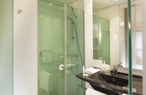 Bouguenais Hotel | Escale Oceania Nantes Aéroport