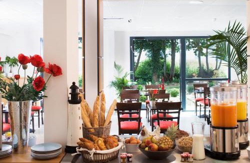 La Meziere Hotel | Escale Oceania Rennes Cap Malo