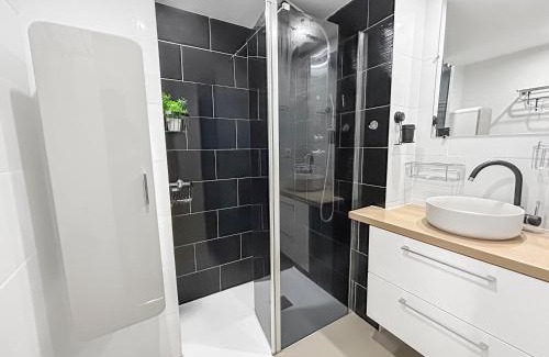 Pasteur Apartment | Escapade à Nice - T2 lumineux avec balcon & clim