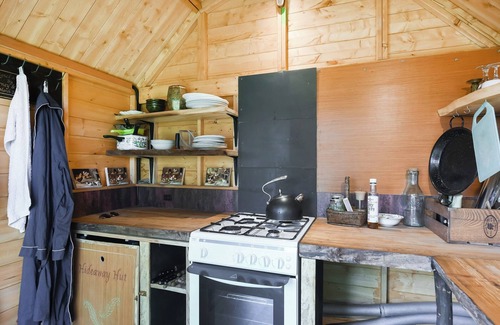 Bridgnorth Cottage | Escape and unplug in this off-grid eco Shepherd’s Hut.