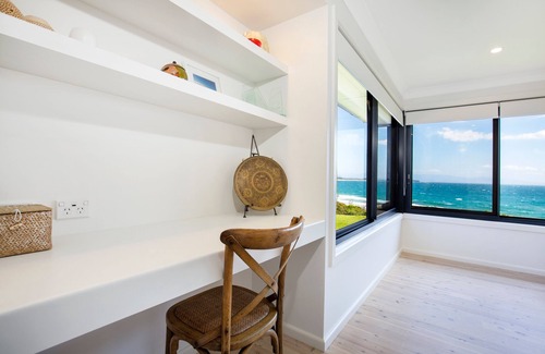 Culburra Beach House | Escape @Culburra Absolute Beach Front -private access/Amazing Views/Luxury