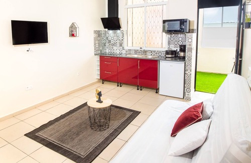 Port-Louis House | Escape in the heart of the city Studio Jacuzzis Sauna and swimming pool