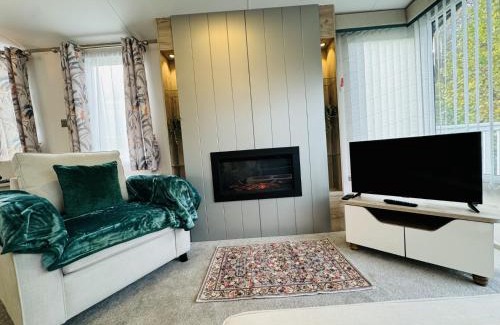 St Leonards-On-Sea Other | Escape The City - Cozy Caravan Next To The Lake