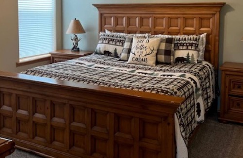 Pinetop-Lakeside Cabin | Escape the heat to beautiful Pinetop-Lakeside! 60AMP EV Charger!