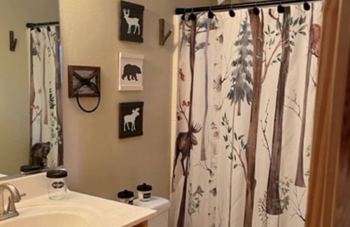 Pinetop-Lakeside Cabin | Escape the heat to beautiful Pinetop-Lakeside! 60AMP EV Charger!