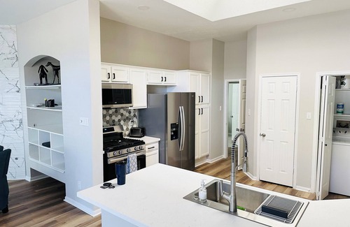 Clear Lake City House | Escape the Ordinary: Discover Your Perfect Home Away From Home!