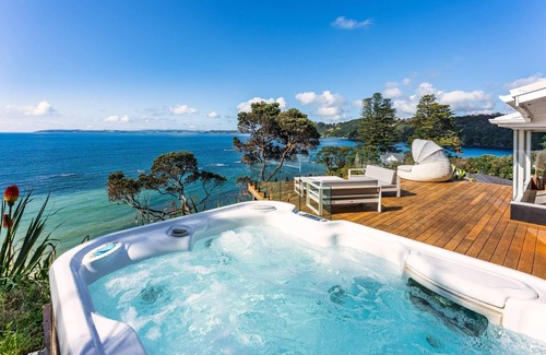 Leigh House | Escape to Coastal Paradise w/ Endless Sea Views