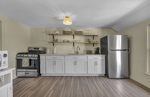 Cleveland Apartment | Escape to comfort at Be Cozy Getaway! Located in a serene neighborhood in Euclid.