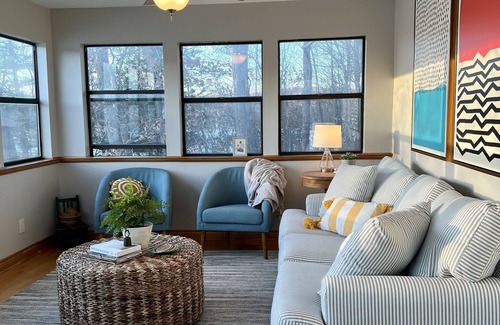 Roach House | Escape to Edgewater, a perfect 3-bdr lake front family oasis