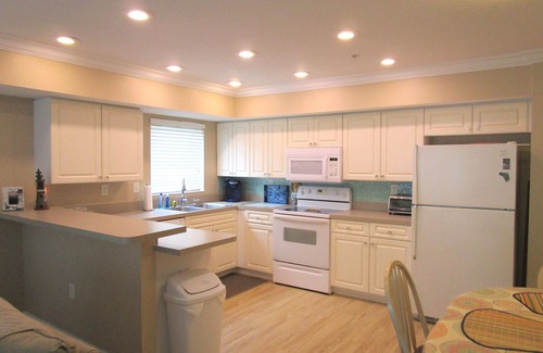 Independence Square Condo | ESCAPE to enjoy the most beautiful SUNSETS on the Gulf of Mexico!