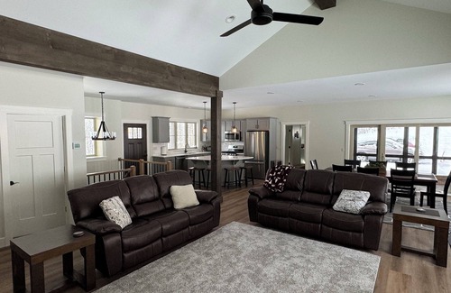 Saxton House | Escape to nature near beautiful Raystown Lake