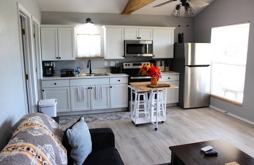 Albion Cabin | Escape To Nature’s Embrace: nUncle Joe's Creek Retreat - Ruby's Cabin