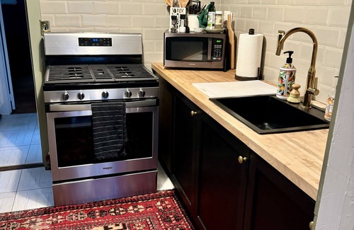 Washington Cottage | Escape to Our Dog-Friendly Cottage in Washington Depot!