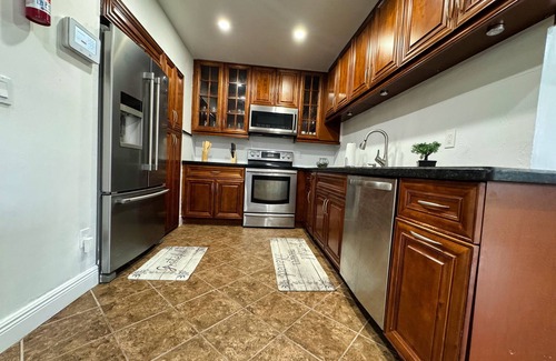 Lauderhill House | "Escape to paradise: Relax at Splendid Scapes with pool and game room"