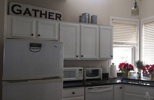 West Hartford Condo | Escape To Quechee For Ski, Golf, Swimming! Family & Pet Friendly!