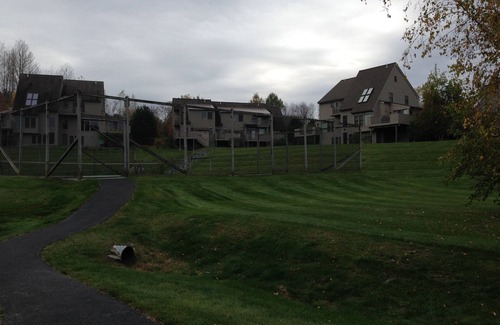 West Hartford Condo | Escape To Quechee For Ski, Golf, Swimming! Family & Pet Friendly!