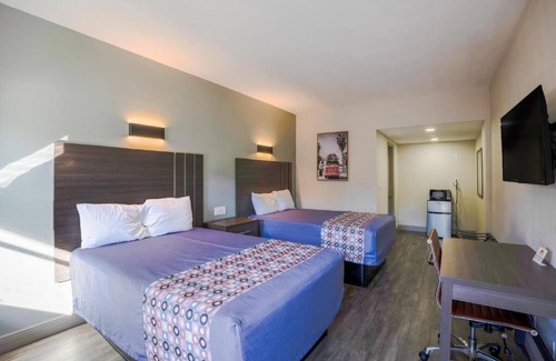 Le Barons Of Titusville Hotel | Escape To Room Near Merritt Island Refuge, Parking Included
