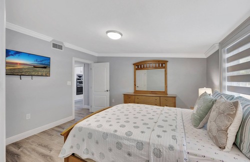 Florida Keys Villa | Escape to Serenity: Luxurious Waterfront Villa - Your Ultimate Vacation Retreat!