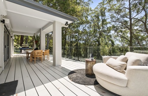 Macmasters Beach House | Escape to the Coast - 2 Weeks of Special Rates! Luxury 4 Bed House at Macs Beach
