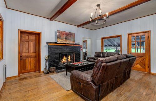 St Croix Falls House | Escape to The Clubhouse, St. Croix Falls city, Wisconsin