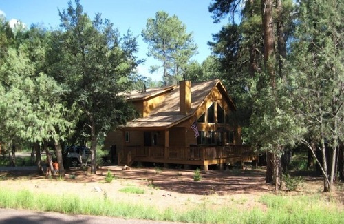 Pine Cabin | Escape to the perfect family mountain cabin in the cool pines