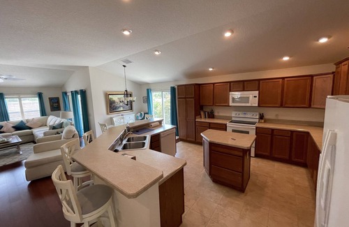 The Villages Villa | ESCAPE! to The Villages.Villa with Golf Car!