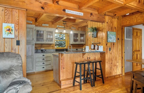 Stecoah Cabin | "Escape to Tranquility: Cozy Cabin Retreat in the Majestic Western NC Mountains"