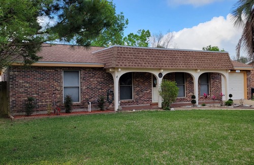 Scenic Heights House | Escape to Your Perfect Pensacola Retreat – Cozy, Spacious & Packed with Charm!